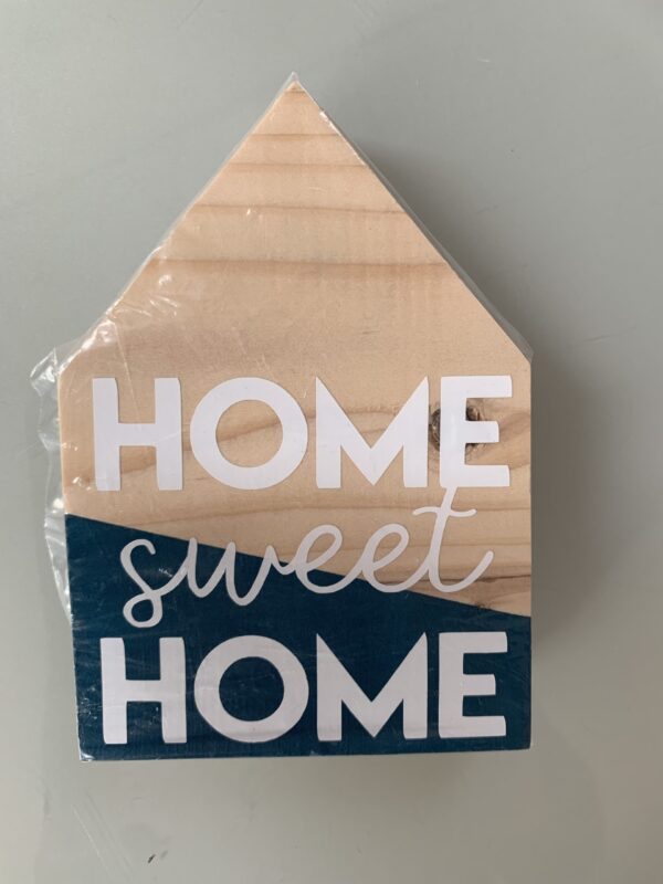 Houten huisje met tekst en een kleurtje, home sweet home