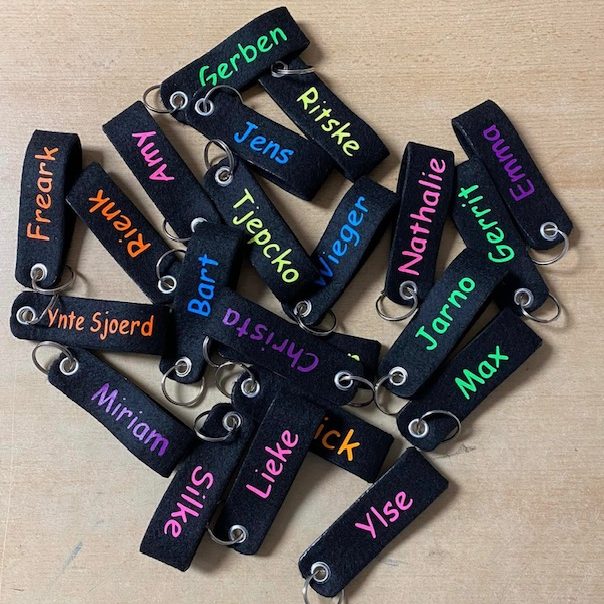 Diverse gepersonaliseerde sleutelhangers speciaal voor u gemaakt