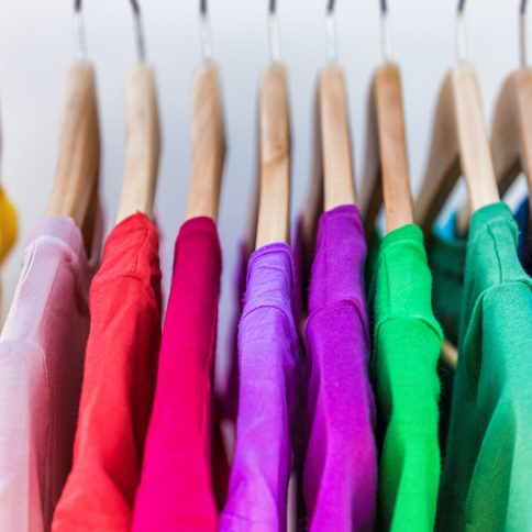 Kleding, mutsen en tassen naar wens bedrukt